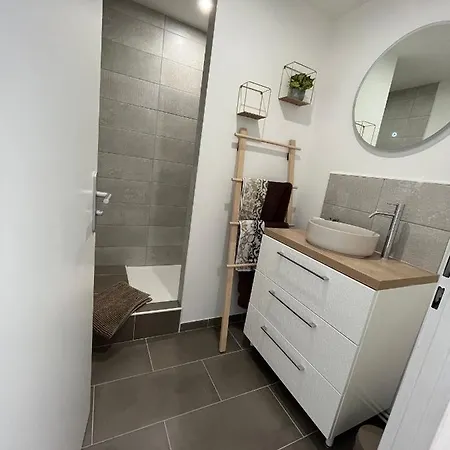 Au 96 - 4 Pers - Aux Portes De Lille - 3 Min Metro Lomme Apartment Lambersart